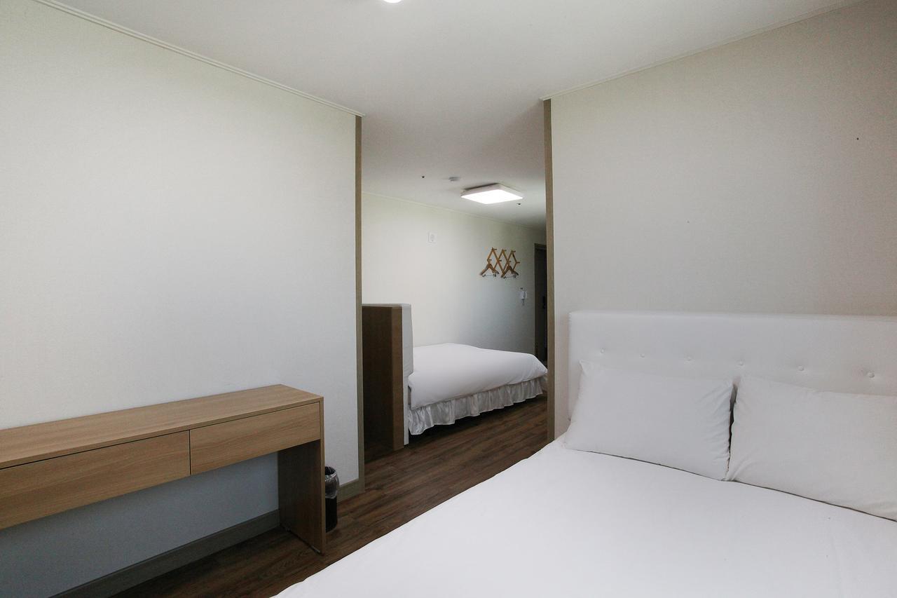Jeju Sky Hill Business Hotel Exterior photo