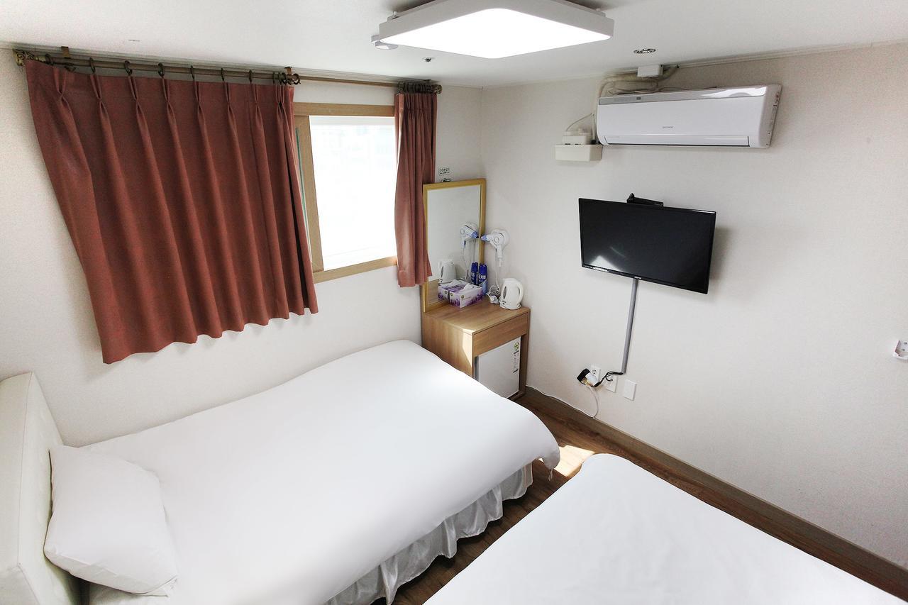 Jeju Sky Hill Business Hotel Exterior photo